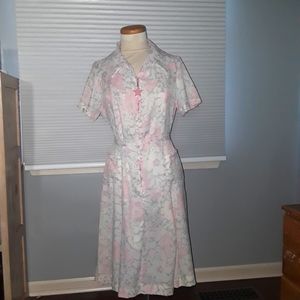 Vintage 70's day dress in a lightweight material